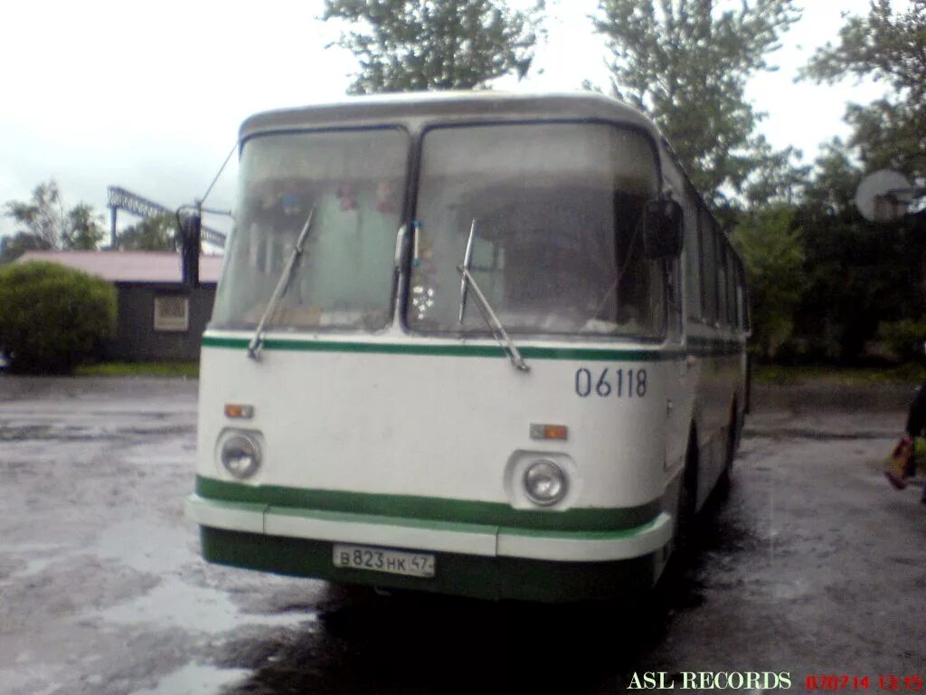 Автовокзал луга. Луга автовокзал фото. Расписание автобусов Волошово Луга.