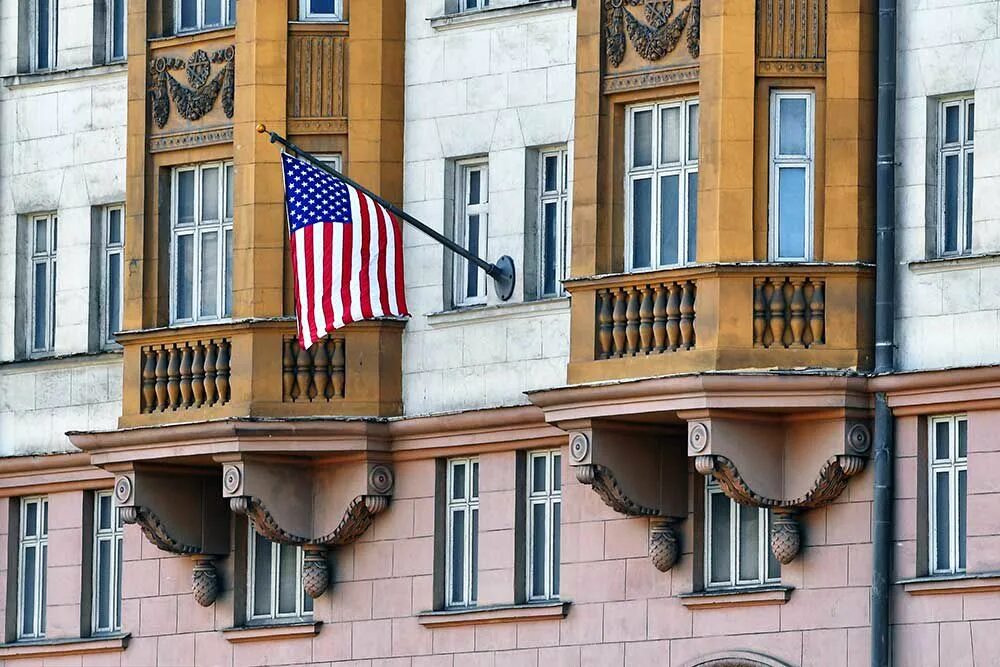 Генконсульство сша в москве. Мид сша москва. Американское посольство в москве. Посольство сша в москве. Мид сша москва.