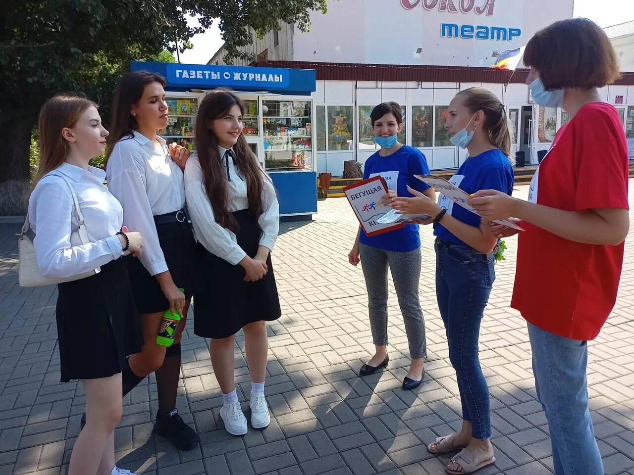 Зимовники сокол. МУК МЦБ Зимовниковского района. Асташкина Зимовники. Поселок Зимовники. Картинки Зимовники.