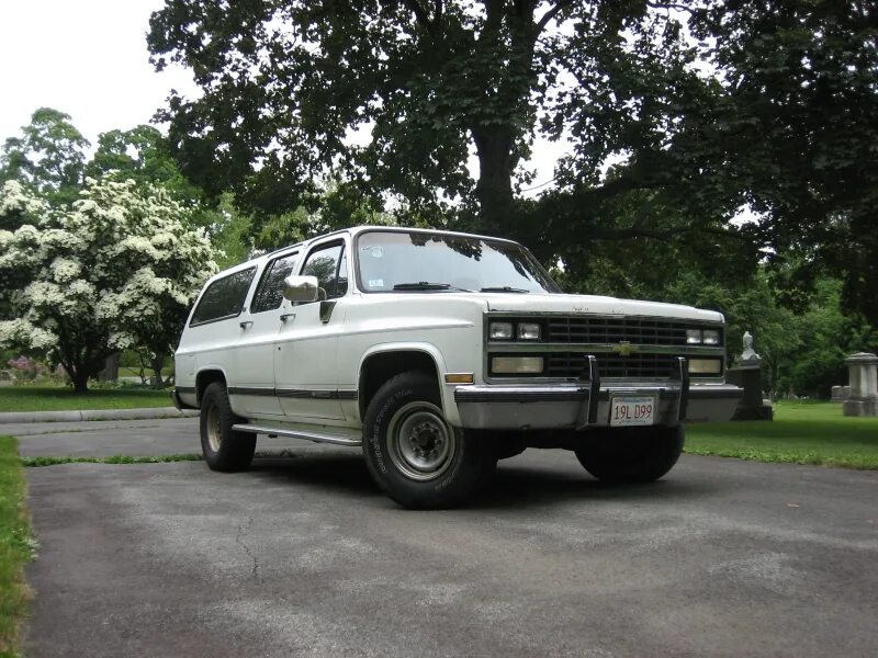 Chevrolet suburban 2 поколение. Chevrolet suburban 1986. Субурбан поколения. Субурбан поколения. Chevrolet suburban 1995.
