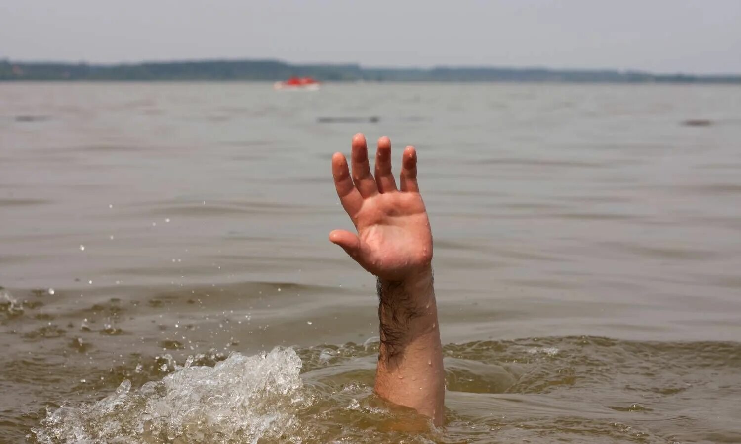 Умершего купаться. Опасные водоемы. Опасное море. Самые опасные водоемы в мире.