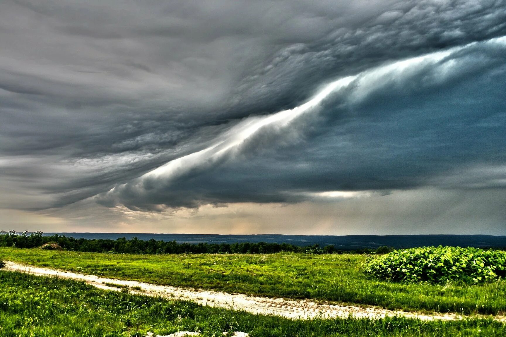 Страшные тучи. Дождливое небо. Питер аллен нисбет грозовые облака. Грозовые тучи. Грозовое небо.