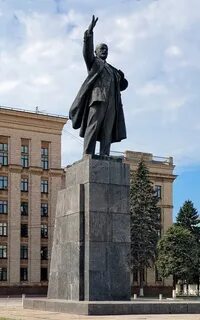 В каких городах есть памятник ленину