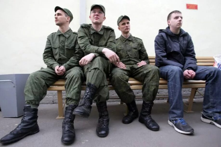 военная подготовка в вузах. служившие студенты. военный отец студента. служба в армии. майор иванов квву.