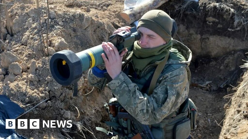 Украинские солдаты с острова змеиный. Обстрел жилых домов. Обстрел жилых домов. События в мире. Видео украинских сми.