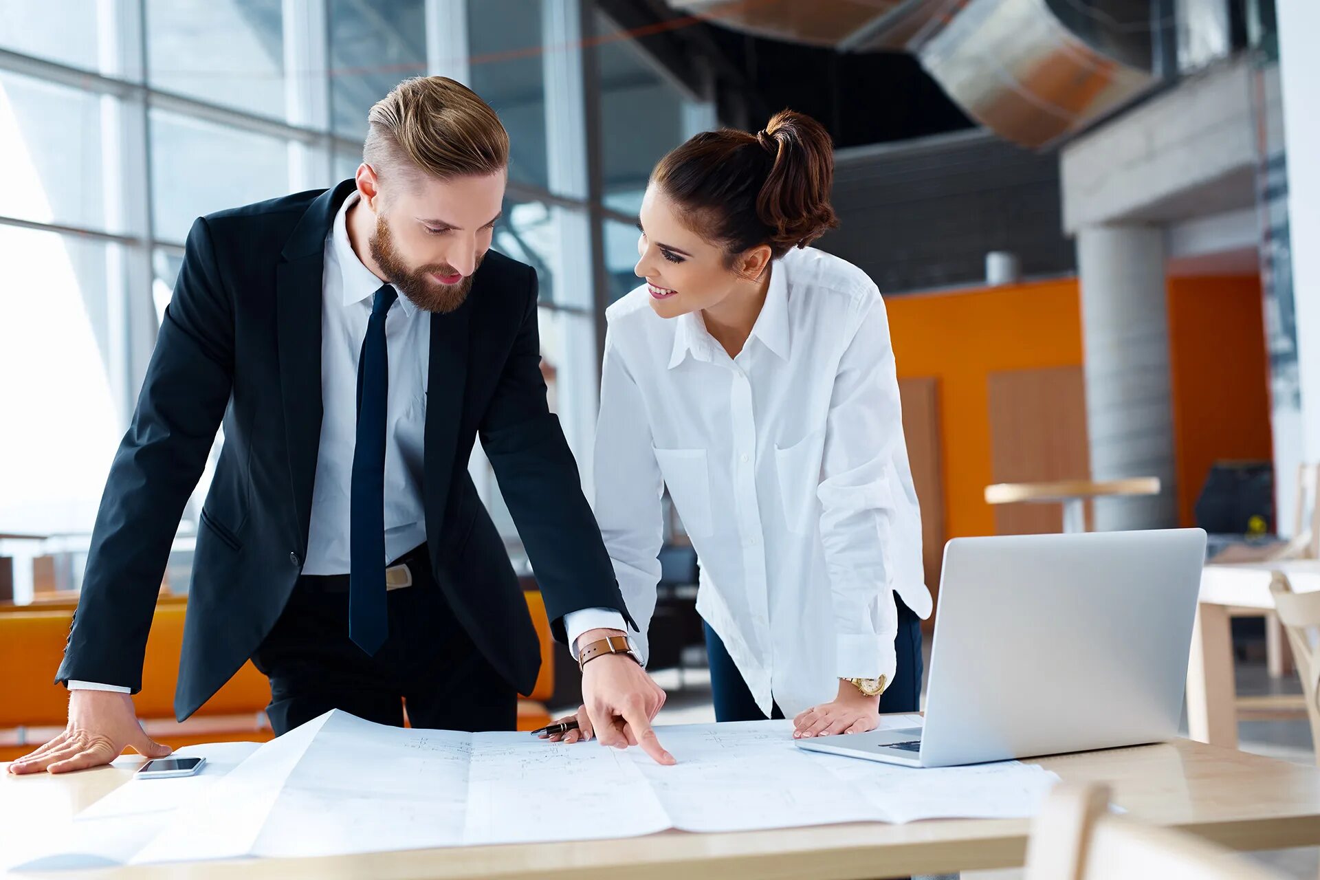 Общение руководителя с подчиненными. Два работника на одном месте. Конфликт. Переговоры. Переговоры в конфликте.