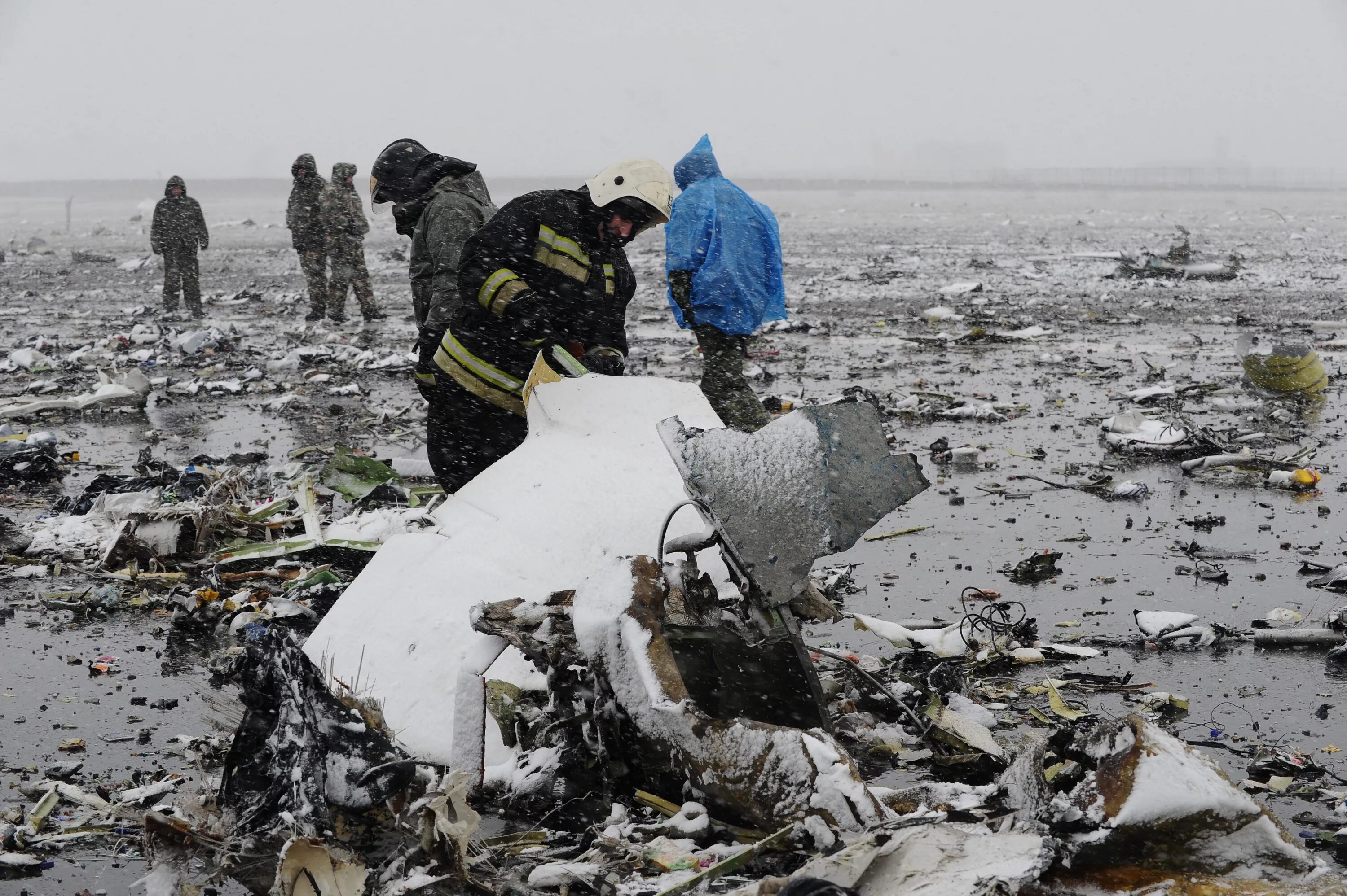 Авиакатастрофа 19. Катастрофа Boeing 737 в Ростове-на-Дону. Боинг 737 Ростов на Дону катастрофа. 2016 - Катастрофа Boeing 737 в Ростове-на-Дону.. Боинг Ростов на Дону крушение 2016.