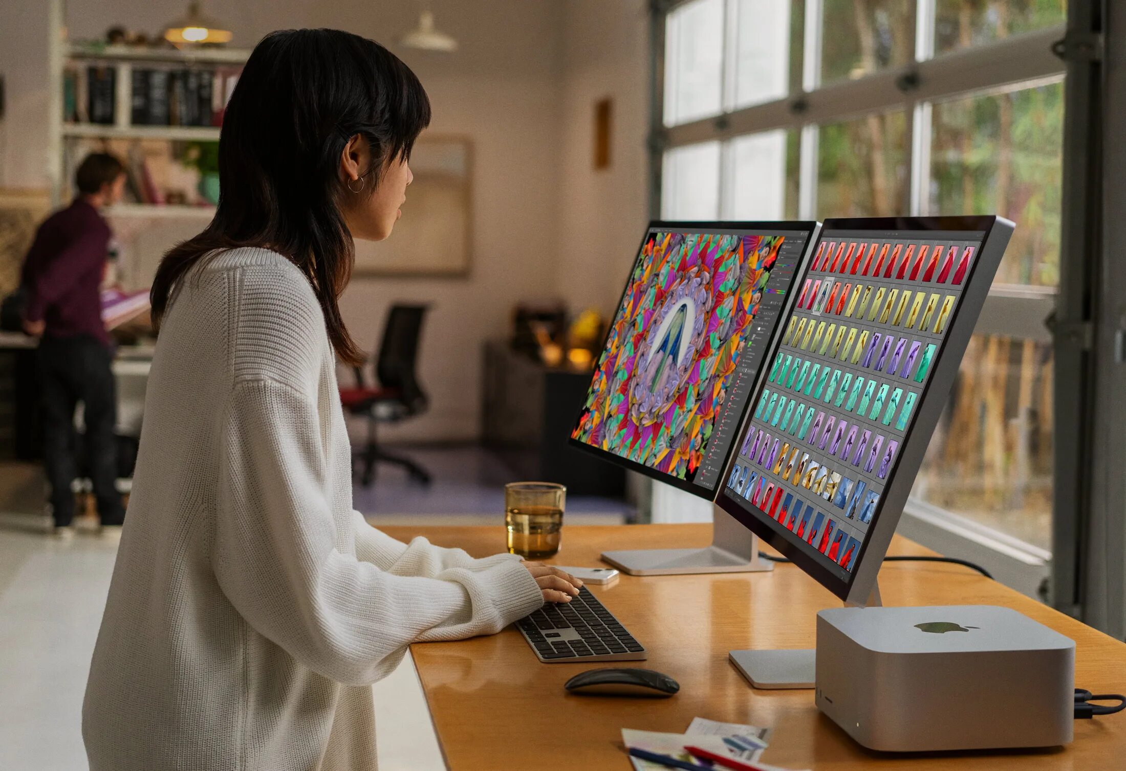 Make that studio. Apple mac studio 2025. apple studio display 2025. монитор apple 2025. монитор apple studio display.