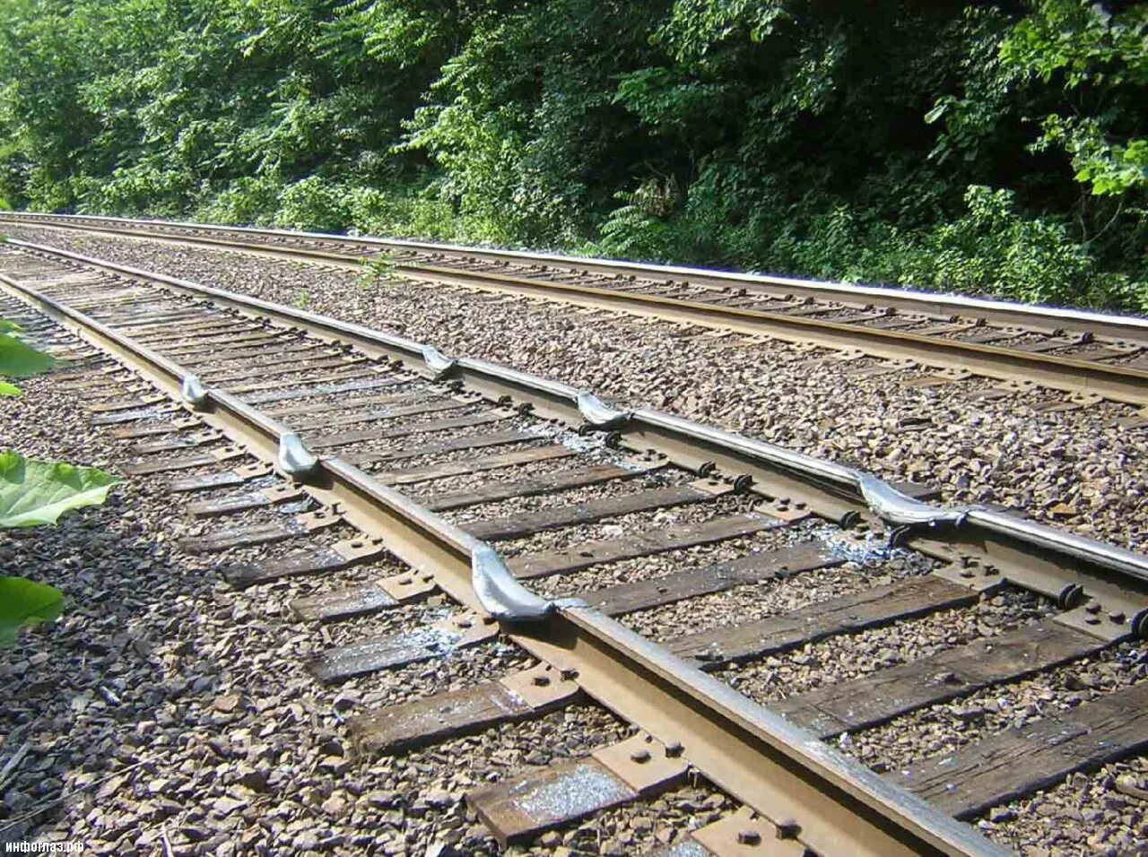 Уравнительные приборы бесстыкового пути. Пролет жд. Страховочный рельсовый пакет 2233. Рельсы трамвайные желобчатые (т58, т62). Рельсы.