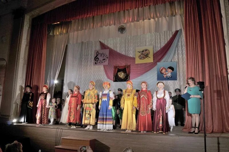 Артисты дома культуры. Дк ильича потанино. потанино дом культуры. вышестеблиевский дк. дк саперный.