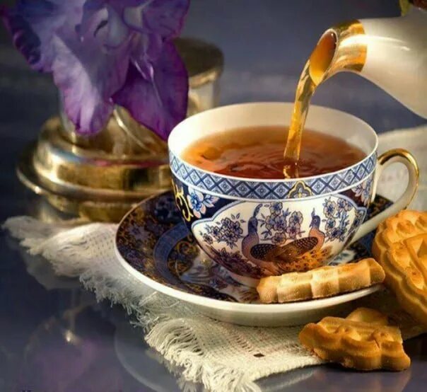 чашечка чая для тебя. натюрморт вечерний чай. вечер чай. вечерний кофе. приятного вечера чай.