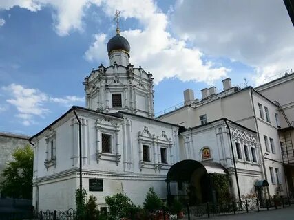 Храм подворья