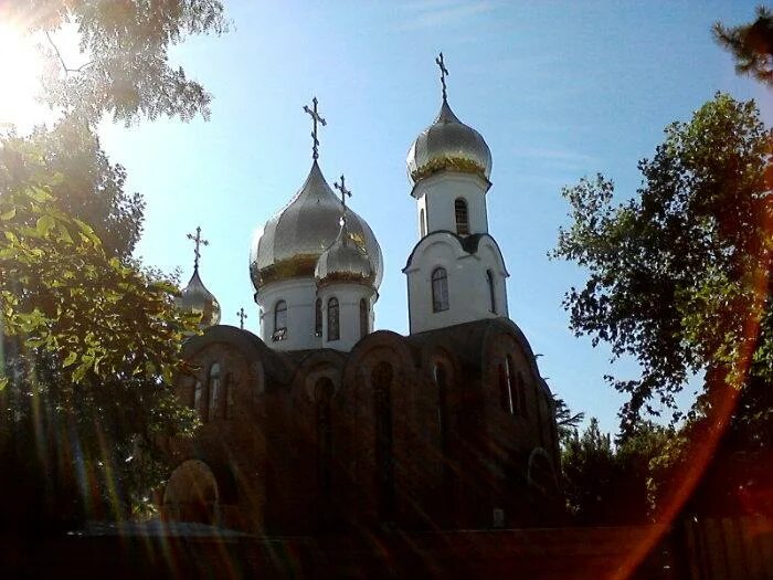 Москольцо храм симферополь. Храм великомученика вениамина в симферополе. Храм вениамина симферополь. Храм вениамина симферополь. Церковь вениамина, митрополита петроградского.