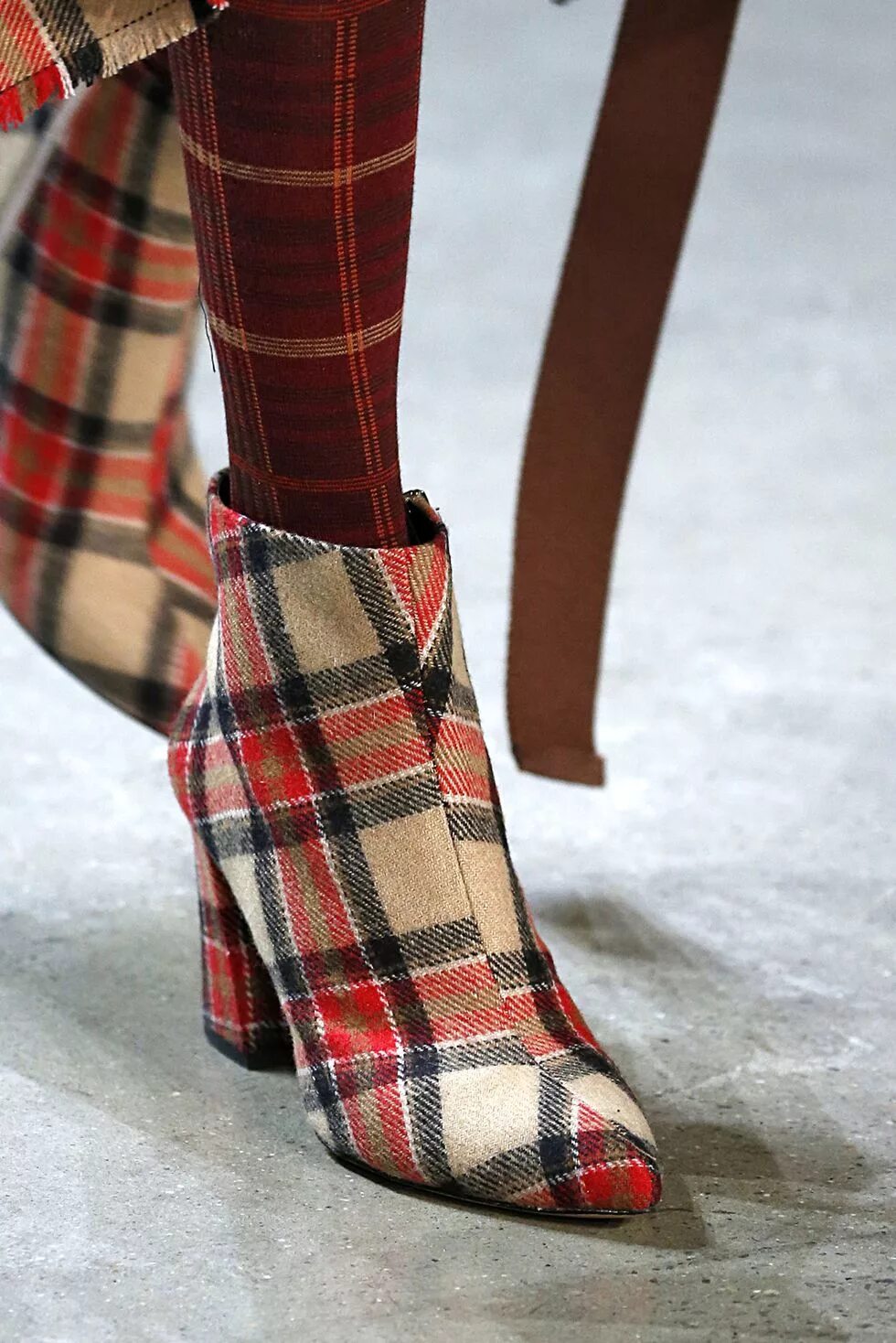 Ботинки с шотландской клеткой. Ботинки поллини. Клетчатые ботинки. Martens клетчатые. Ботинки dr.