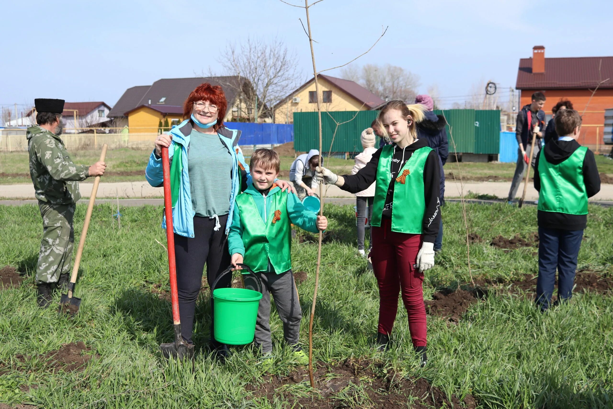 Подработка красноармейский. Подработка красноармейский. Акция трудовой десант -уборка школьной территории. Село красноармейское чувашской республики. Подработка красноармейский.