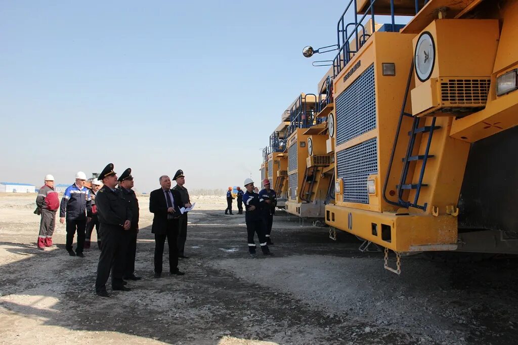 Вахта хакасия. Килин алексей богданович суэк. Спецодежда газпром трансгаз ухта. Суэк черногорский разрез. Тейский рудник хакасия.