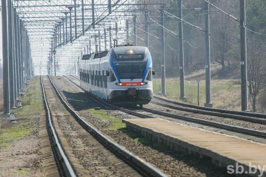 Электричка березина минск. Станция Светлогорск на Березине фото.