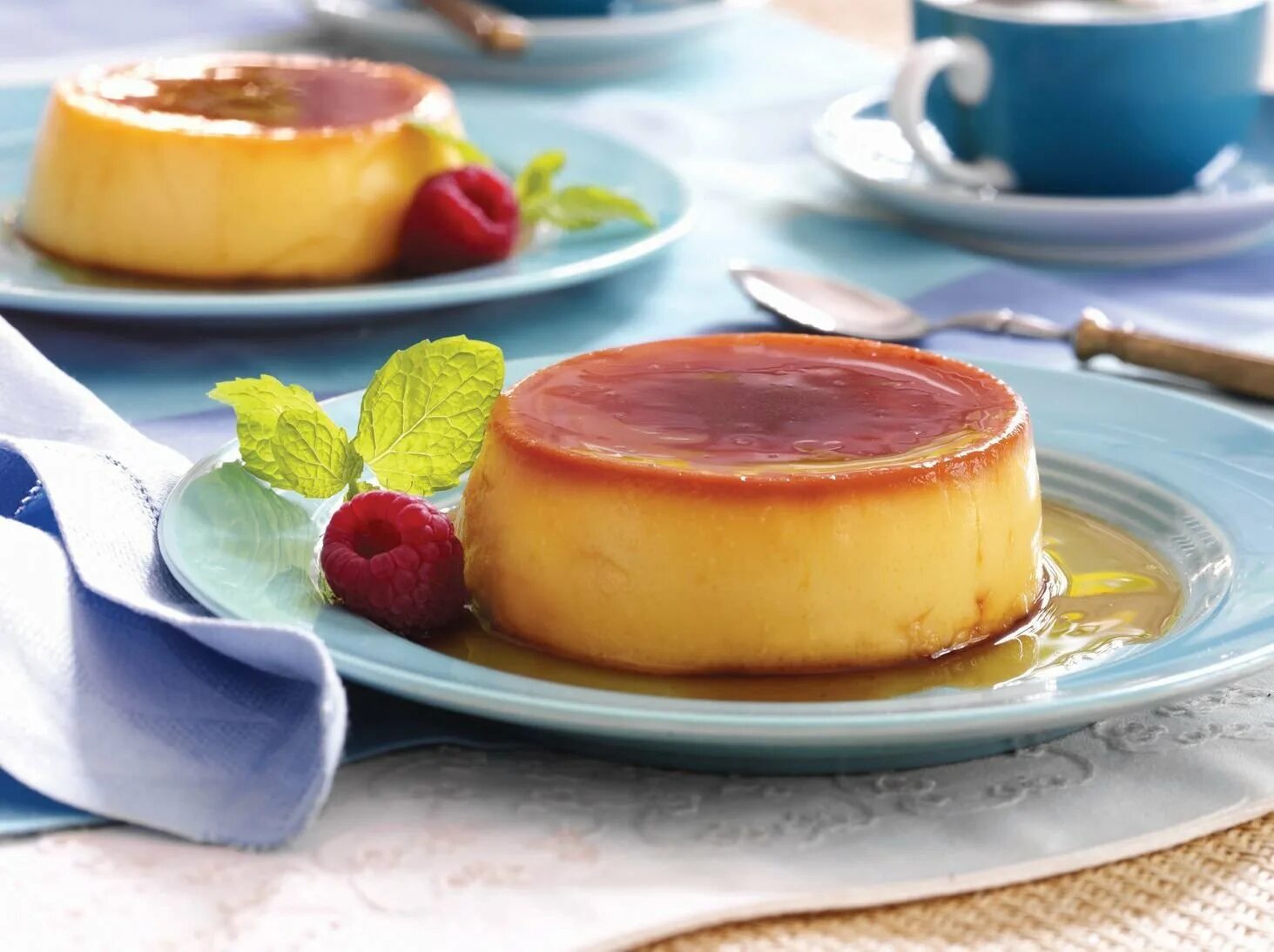 Flan napolitano. Крем-карамель Флан. Карамельный пудинг Флан. Традиционный мексиканский десерт Флан. Flan испанский десерт.