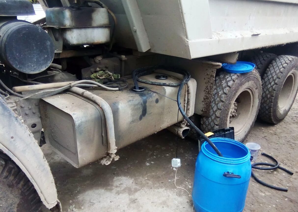 Солярка. Топливо евро 5 дт. Бензин в бутылке. Отработанное масло дизельное. Бак топливный газель некст камминз 2.