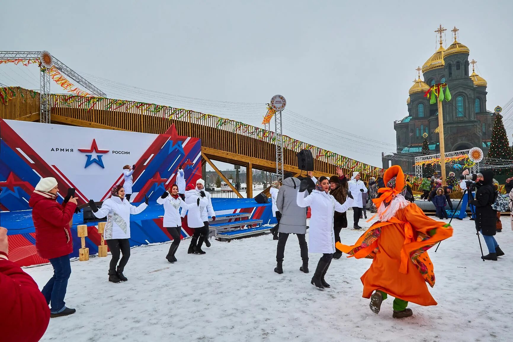 Масленичная неделя в москве 2024. Парк Патриот Масленица 2022. Парк Патриот Соборная площадь. Масленица в парке Патриот. Масленица в парке Патриот 2023.