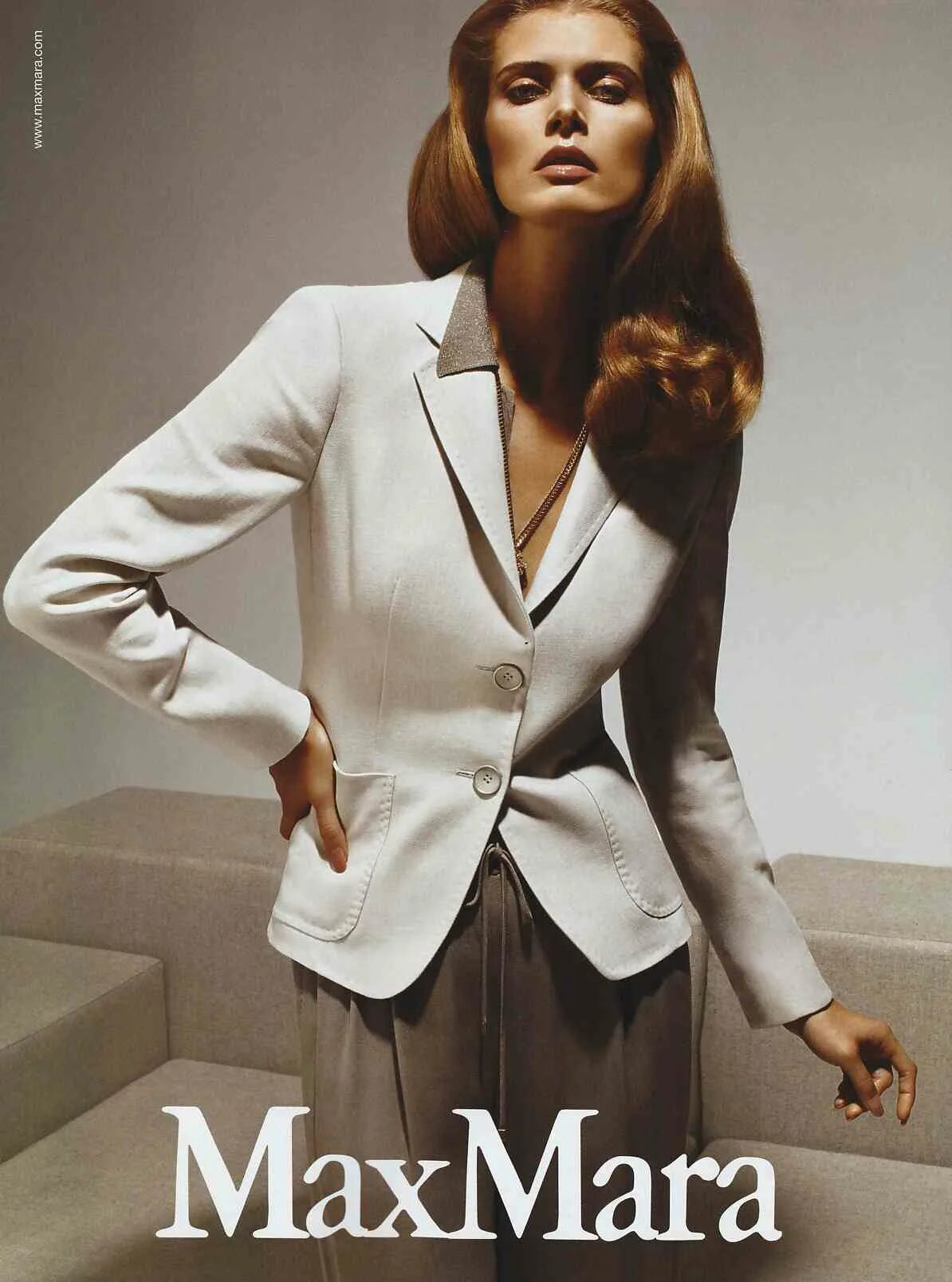 деловой костюм женский. женщина в деловом костюме. дорогой женский костюм. брючные косьюм женский. строгий пиджак женский.