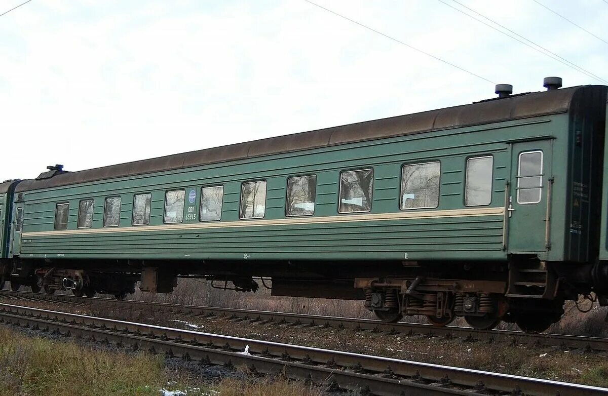 Старые пассажирские вагоны. Вагон межобластной модель 61-828. Пассажирский вагон 61-4447. Вагон 61-821. Пассажирский вагон РЖД зеленый.