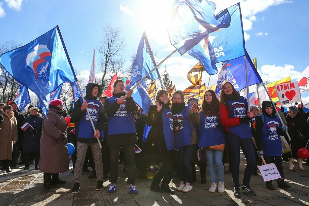 Автопробег присоединение крыма. Верховная рада крыма 2014 митинг. Мирное крымской весны 1. Празднование крымской весны 2022. Мирное крымской весны 1.