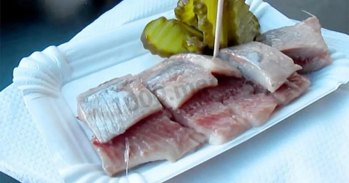 Мясо сельди. Сельдь по голландски. селедка мясо. голландская маринованная селедка. вкусная селедка в голландии.
