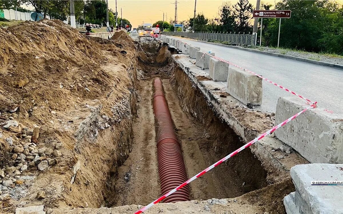 Наружные канализационные сети. Трубы городской канализации. Ремонт коллектора. Реконструкция канализационного коллектора. Самотечная ливневая канализация.