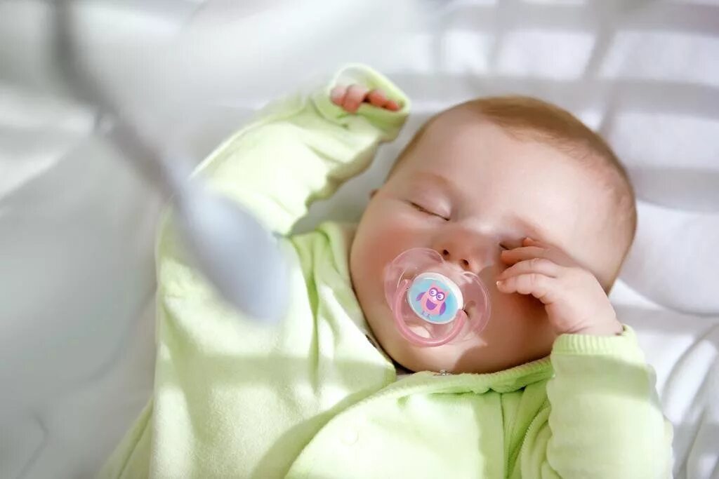 рноворождённый ребёнок. маленький ребёнок девочка 2 месяца. красивые груднички. наворожденныймальчика. новорожденный ребенок 1 месяца.