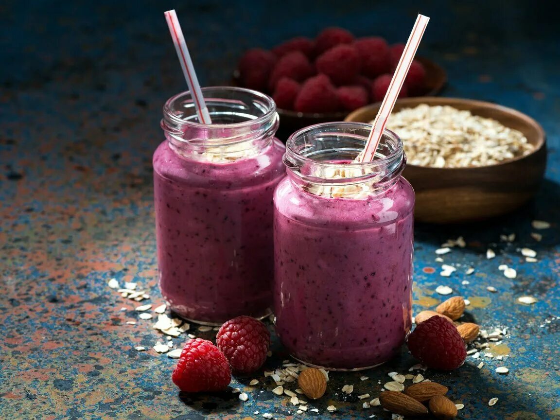 замороженные ягоды в блендере рецепт. фрукты в блендере. смузи с наполнителями. замороженные ягоды в блендере рецепт. Berry smoothies (ягодный смузи) колеус.