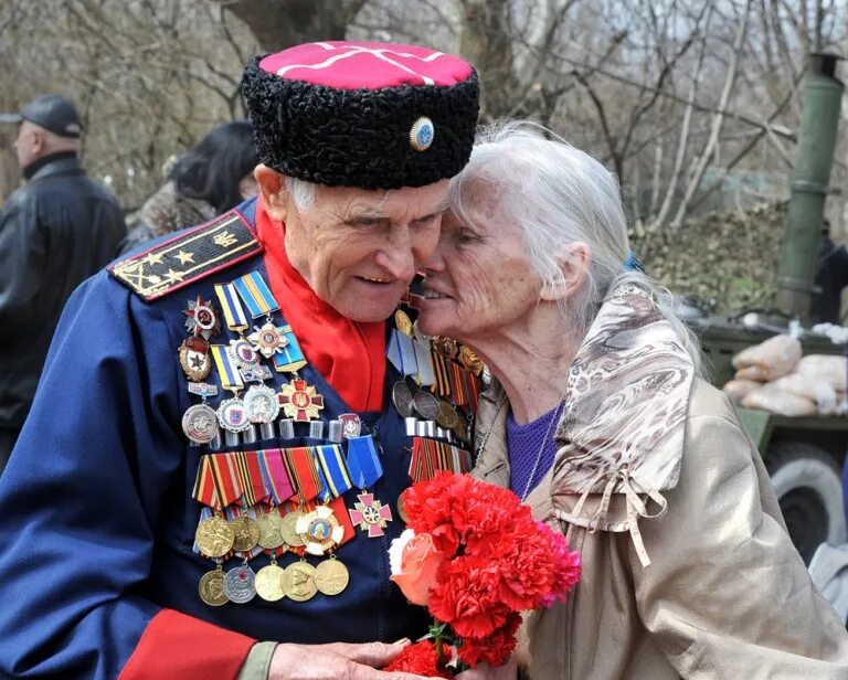 Добавка ветеранам. Ветераны Великой Отечественной войны. Красивые ветераны. День Победы ветераны. Ветераны Великой Отечественной войны хорошее качество.