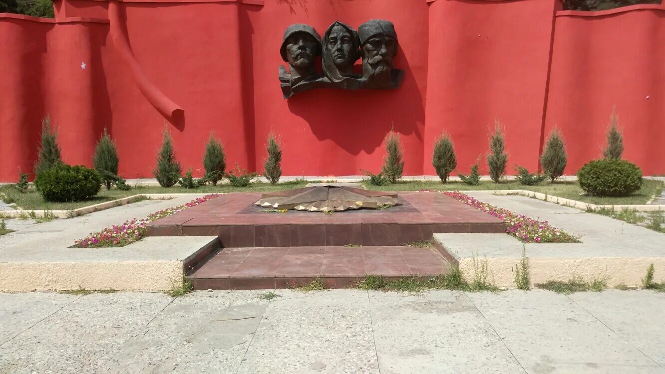 мемориал краснодарский край. кущевская пос. памятник унану аветисяну верхнебаканский. мемориал вечный огонь краснодар. памятники в кущевской краснодарский край.