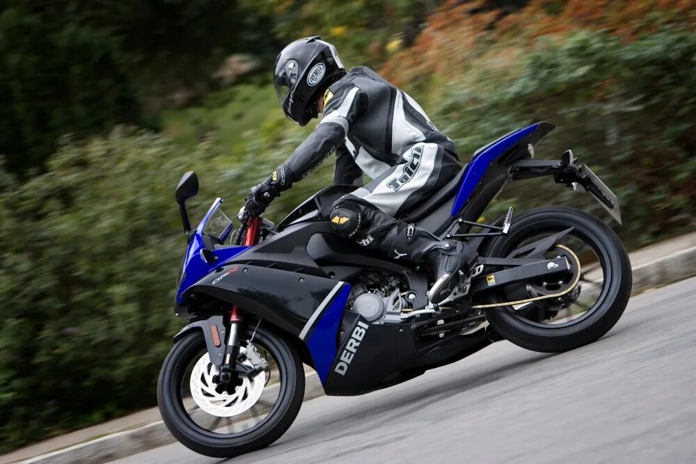 Gpr 4. Gpr 50 yamaha. 2t мотоцикл. книжка derbi gpr 50. gpr-18.