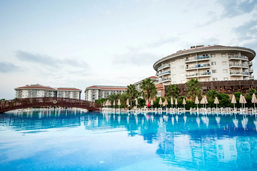 World resort spa hotel. Sea World Resort Spa 5. Sea World Турция. Отель ворлд Резорт Сиде. Resort Spa 5 Турция World Сиде.