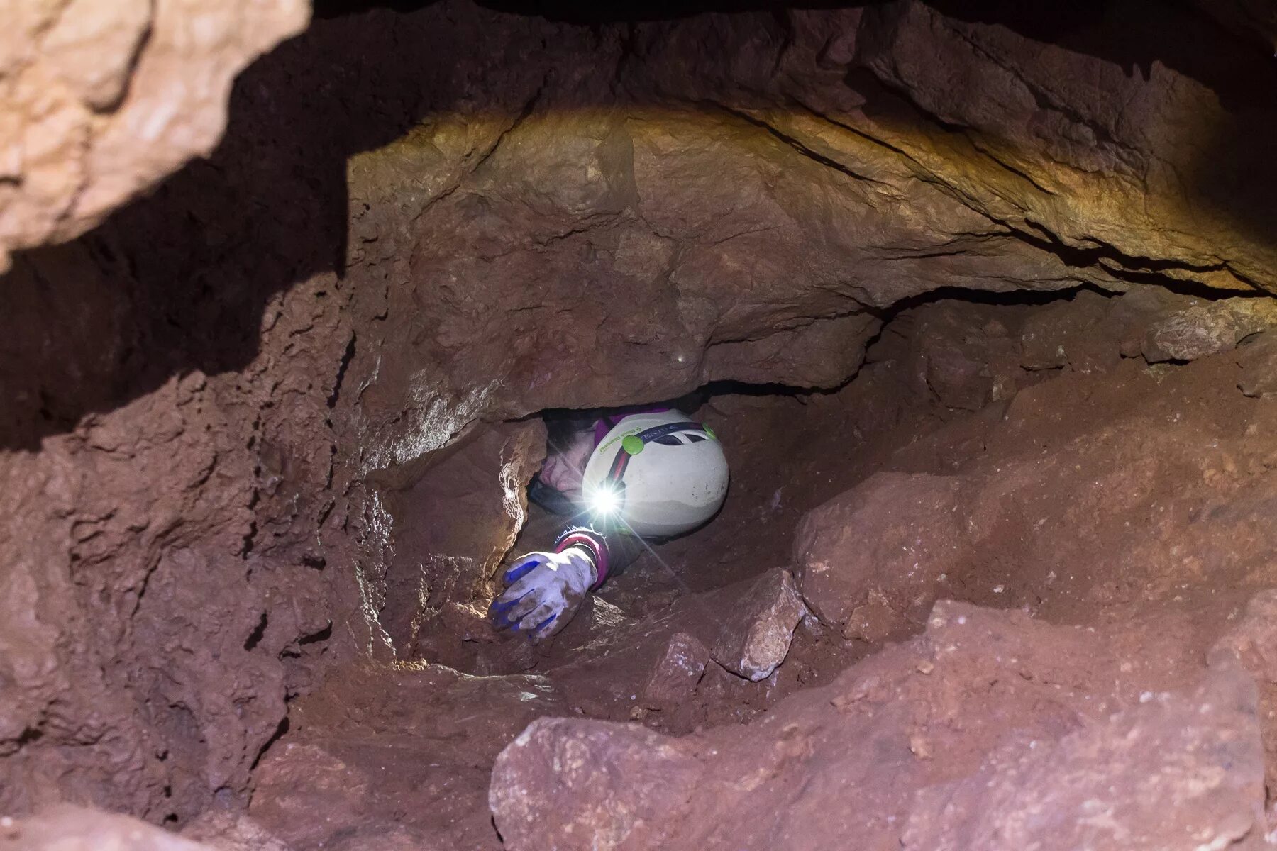 Пещера лисья красноярск. Пещера лисья красноярск. Лисья пещера. Лисья пещера. Лисья пещера.