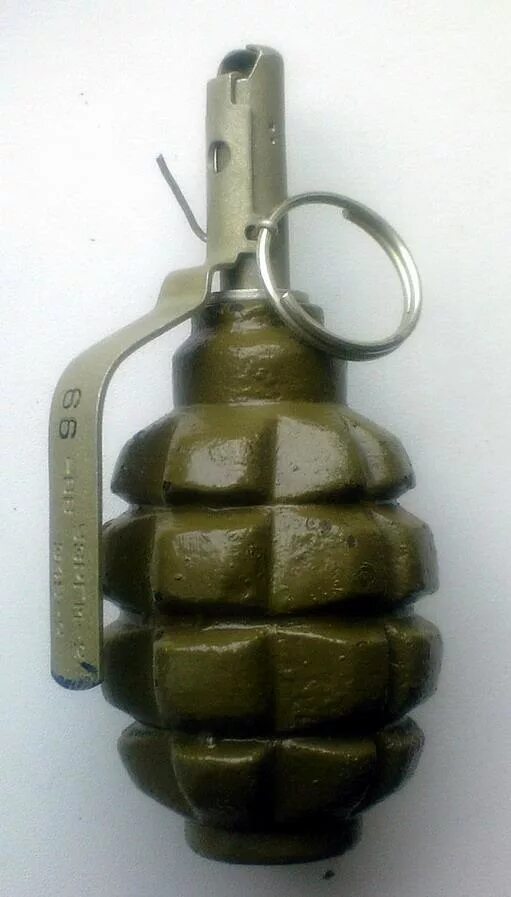 Граната стоит. Граната ф1 ммг. оборонительная граната ф-1. лимонка ф1. ммг ф1.