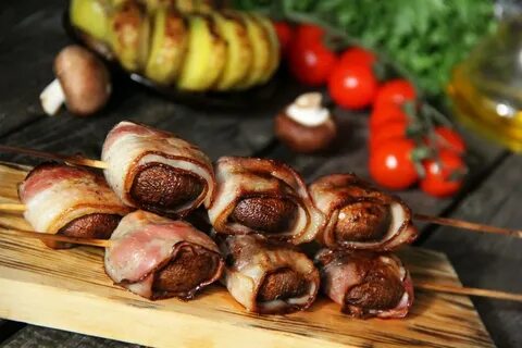 Как приготовить шампиньоны в беконе