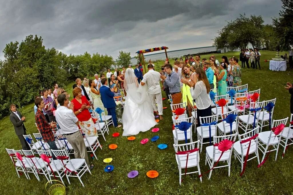 Где можно отпраздновать свадьбу. Свадьба в Литве. Литовская традиционная свадьба. Литовцы Свадебные обычаи. Отмечают свадьбу.