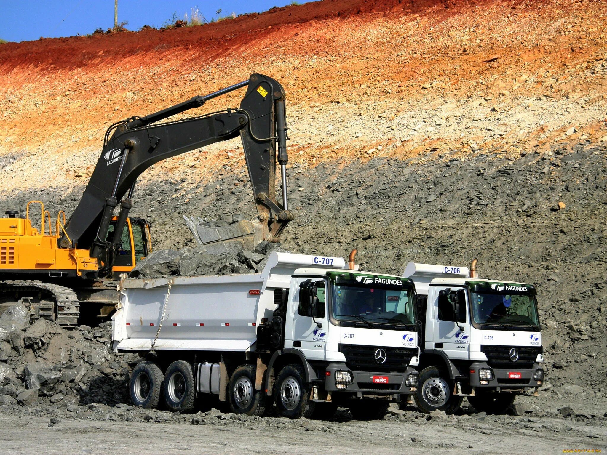 Бетонные техники. Mercedes-Benz Actros 4144. Строительная техника. Строительная спецтехника.