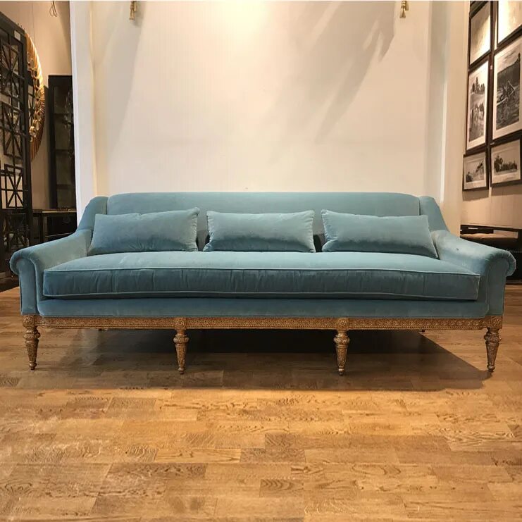 Диваны в стиле лоусон. Диван англия. Диван англия. Lee industries sofa 3827. Накидка на диван классика.