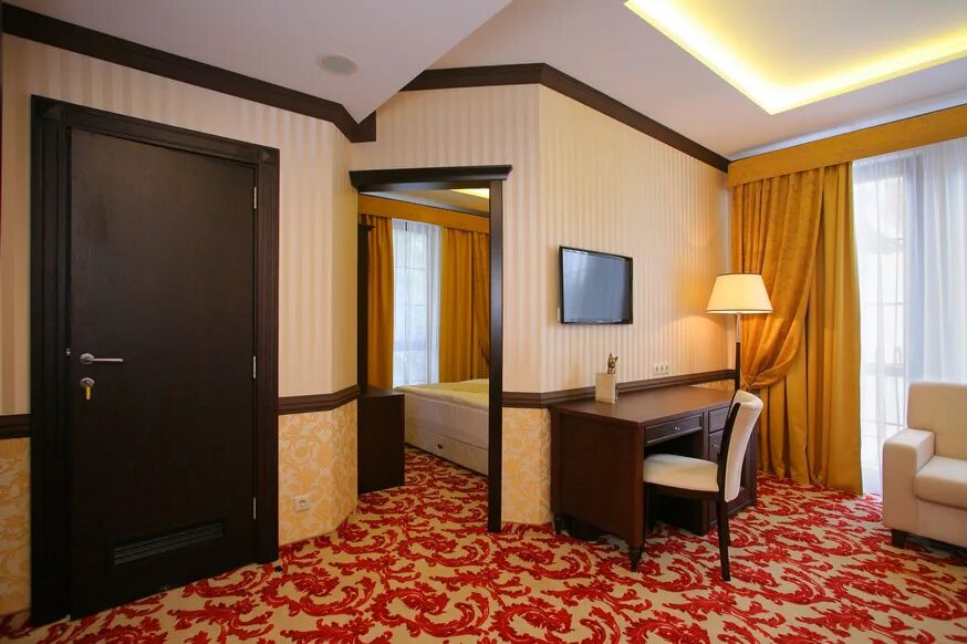 семейный отель. гостиница ривьера хабаровск. гостиница holiday inn москва. м97 отель питер. фото чайка калининград гостиница.