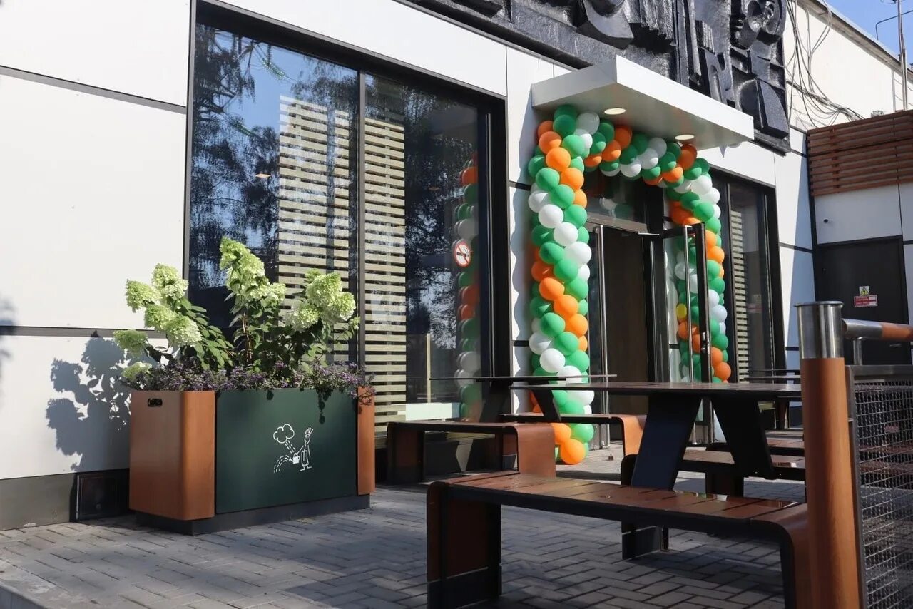 Зеленоград 23 микрорайон. Кафе 23 микрорайон зеленоград. Вкусно и точка волжский. Зеленоград вкусно и точка. Вкусно и точка в иридиуме зеленоград.