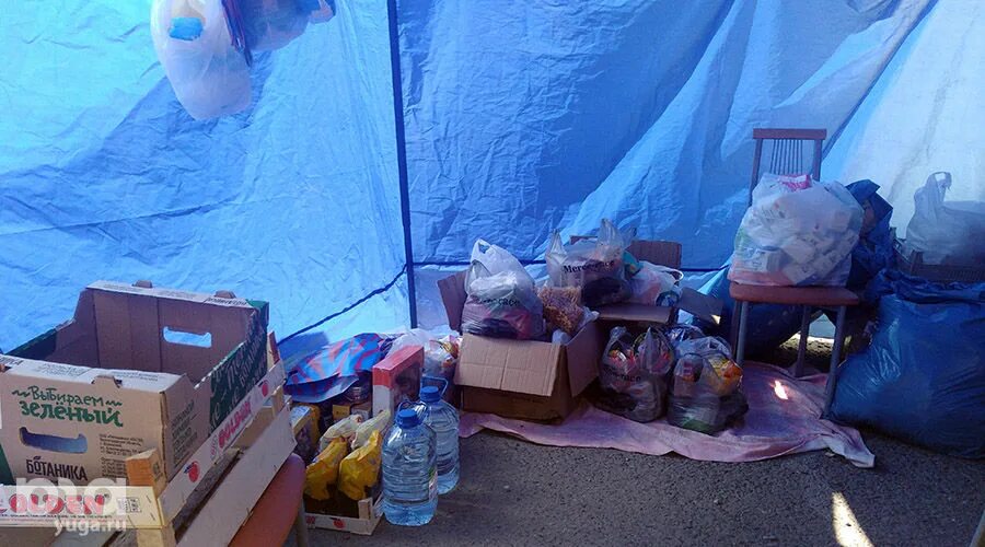 Сбор гуманитарной помощи. Сбор гуманитарной помощи. Продолжается сбор гуманитарной помощи. Сбор гуманитарной помощи для донбасса в москве. Сбор гуманитарной помощи.