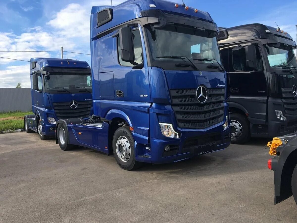 Авито седельный тягач мерседес. Mercedes actros. Тягач мерседес актрус2020. Actros 2023. Мерседес 1840 тягач.