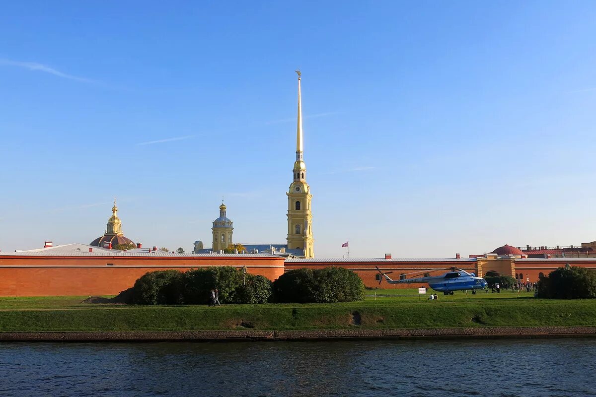 Петропавловская крепость в Санкт-Петербурге. Петропаловскаякрепость. Петербург Петропавловская крепость.