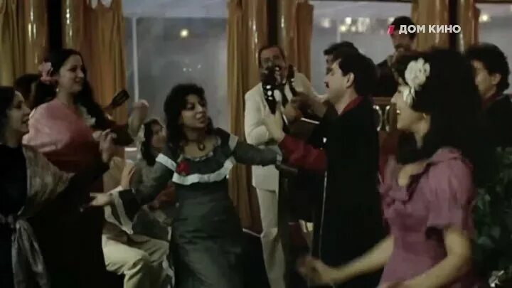 Никита михалков мохнатый шмель. Жестокий романс мохнатый шмель. Романс мохнатый шмель. Мохнатый шмель михалков. ).