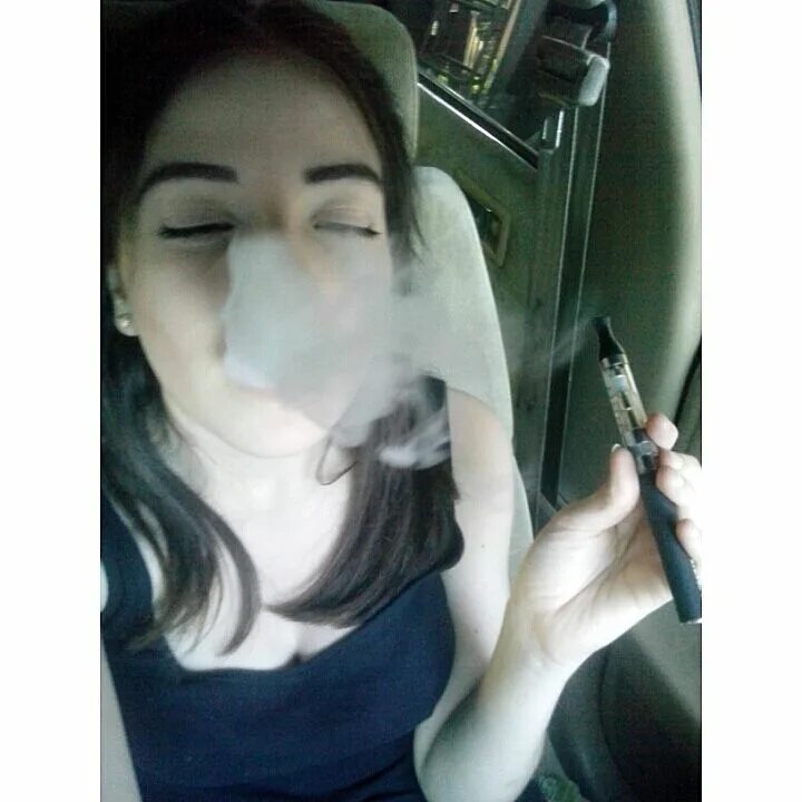 Курение инстаграм. Insta smokes. Даши инстасамки. Пост с smoke instagram. Insta smokes.