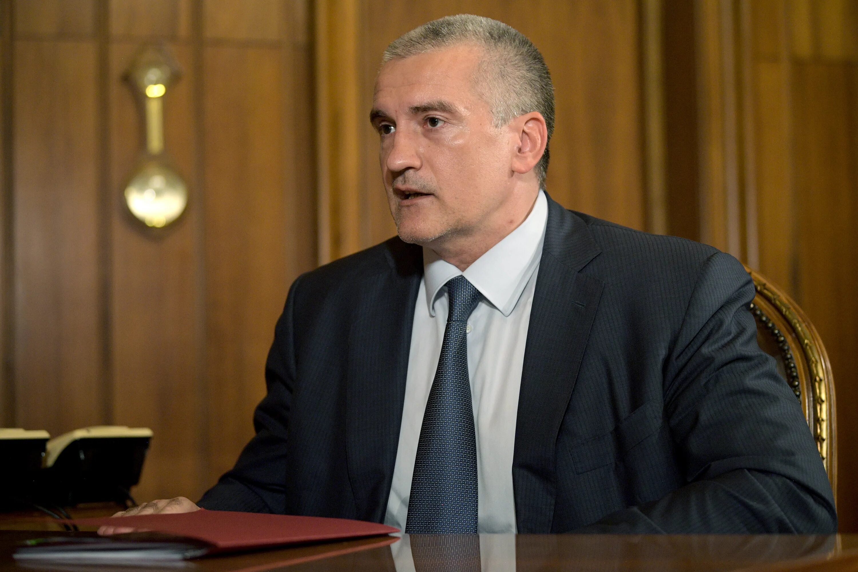 Руководитель крыма