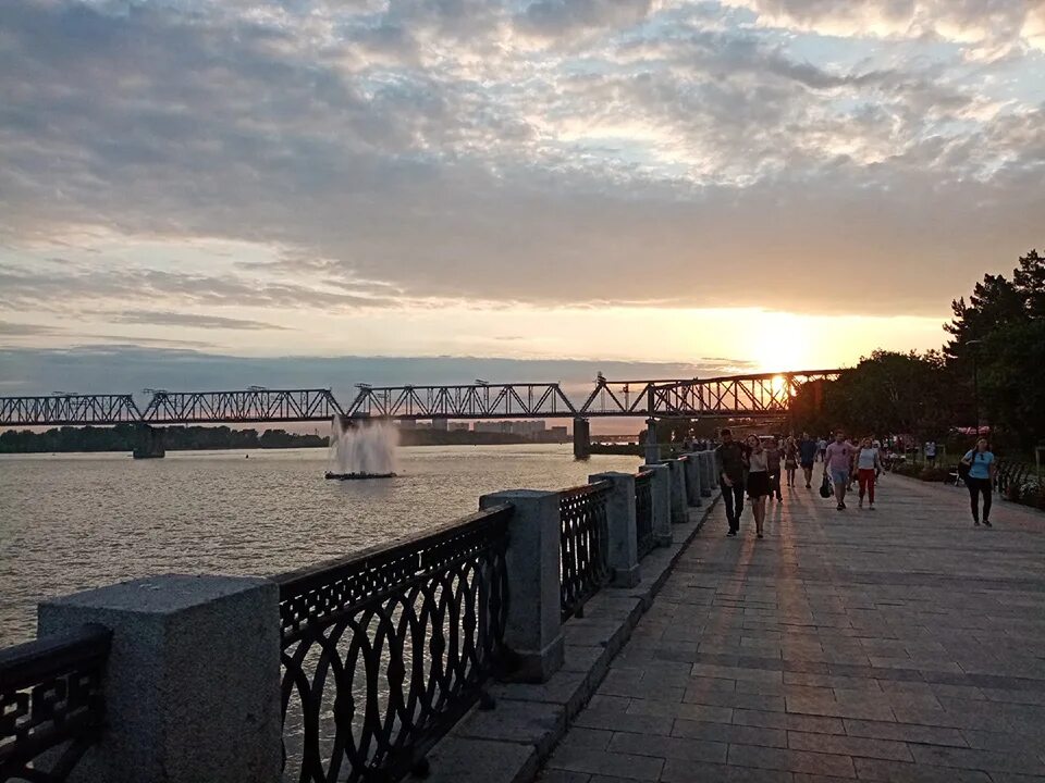 Набережная 17 новосибирск. Парк михайловская набережная новосибирск. Михайловская набережная новосибирск. Михайловская набережная новосибирск. Набережная новосибирск.